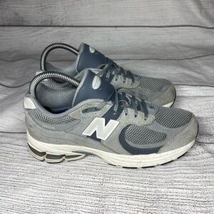New Balance 2002r Women’s 6.5/Big Kids 5 Gray Light Weight Shoes